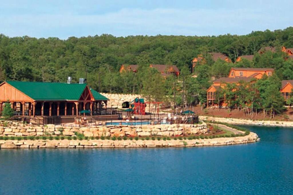 Couples Condo Retreat Overlooking Golf Course Branson West Exterior photo
